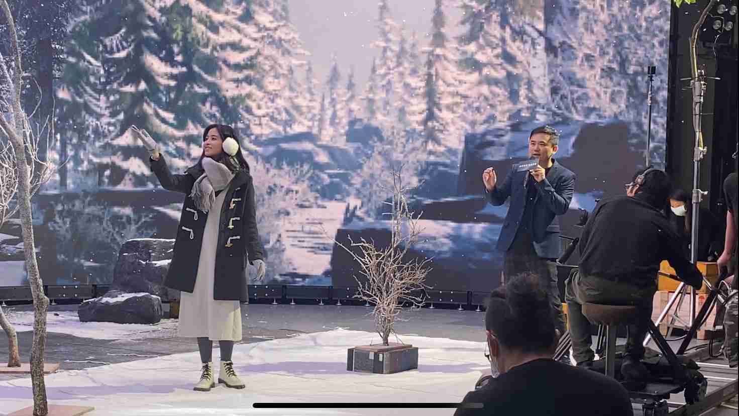 918.COM以ALED先进显屏技术，，与金马奖视觉特效团队“再现影像”携手合作打造LED虚拟摄影棚，，，提供沉浸式表演体验，，，并精简拍摄成本与时间