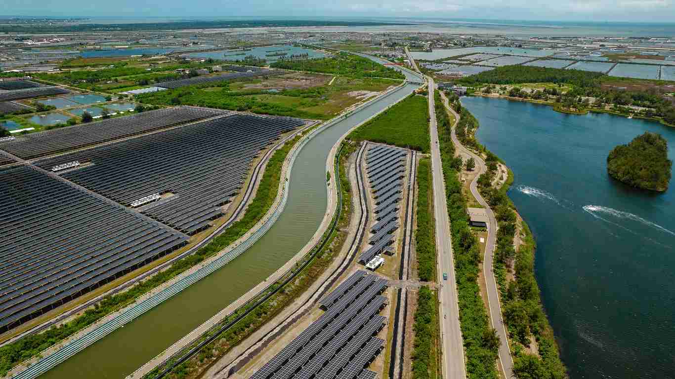 918.COM能源事业提供智慧能源管理、、、太阳能监控管理、、全方位电厂建置及运维解决方案，，并拥有管理超过6000案场的经验