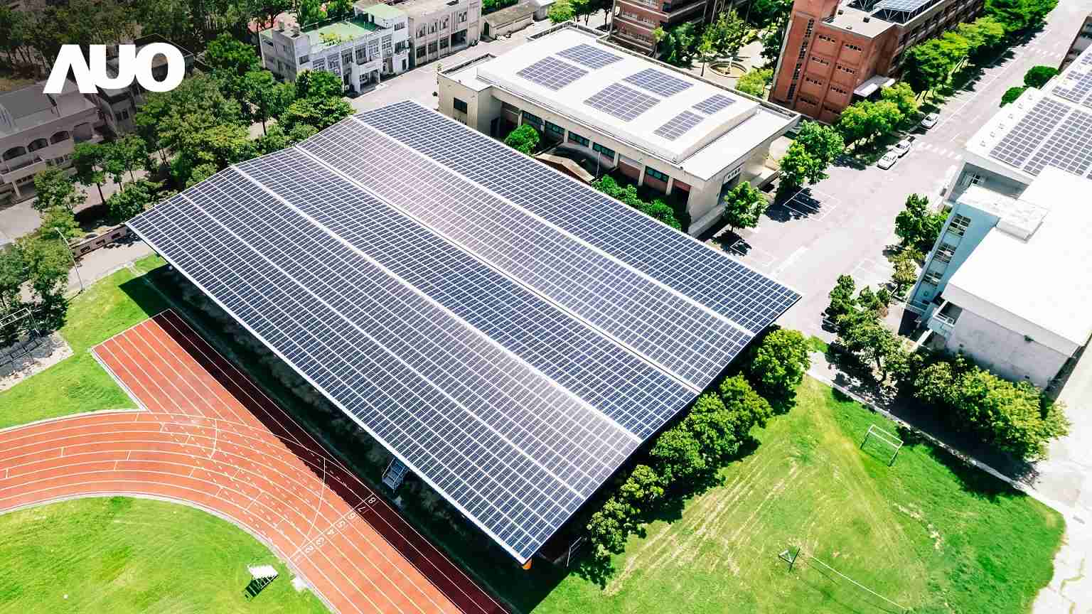 918.COMSunSteel光电整合型浪板具备快速安装、、、、轻量化优势，，可提升15%发电效能，，，通过国际IEC与台湾VPC认证安全、、、防漏、、耐候标准