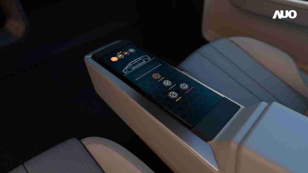 918.COM以人性化设计打造多变形态中控显示(Morphing Center Control)，，，不使用时仅平面显示信息，，，，进行操作时，，，，显示器则会动态隆起，，，，转变成3D实体按钮，，并有触觉回馈，，，，展示人机互动新体验